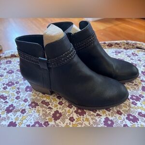 STYLE & COMPANY Womens Black Almond Toe Block Heel Slip On Booties 9.5 M